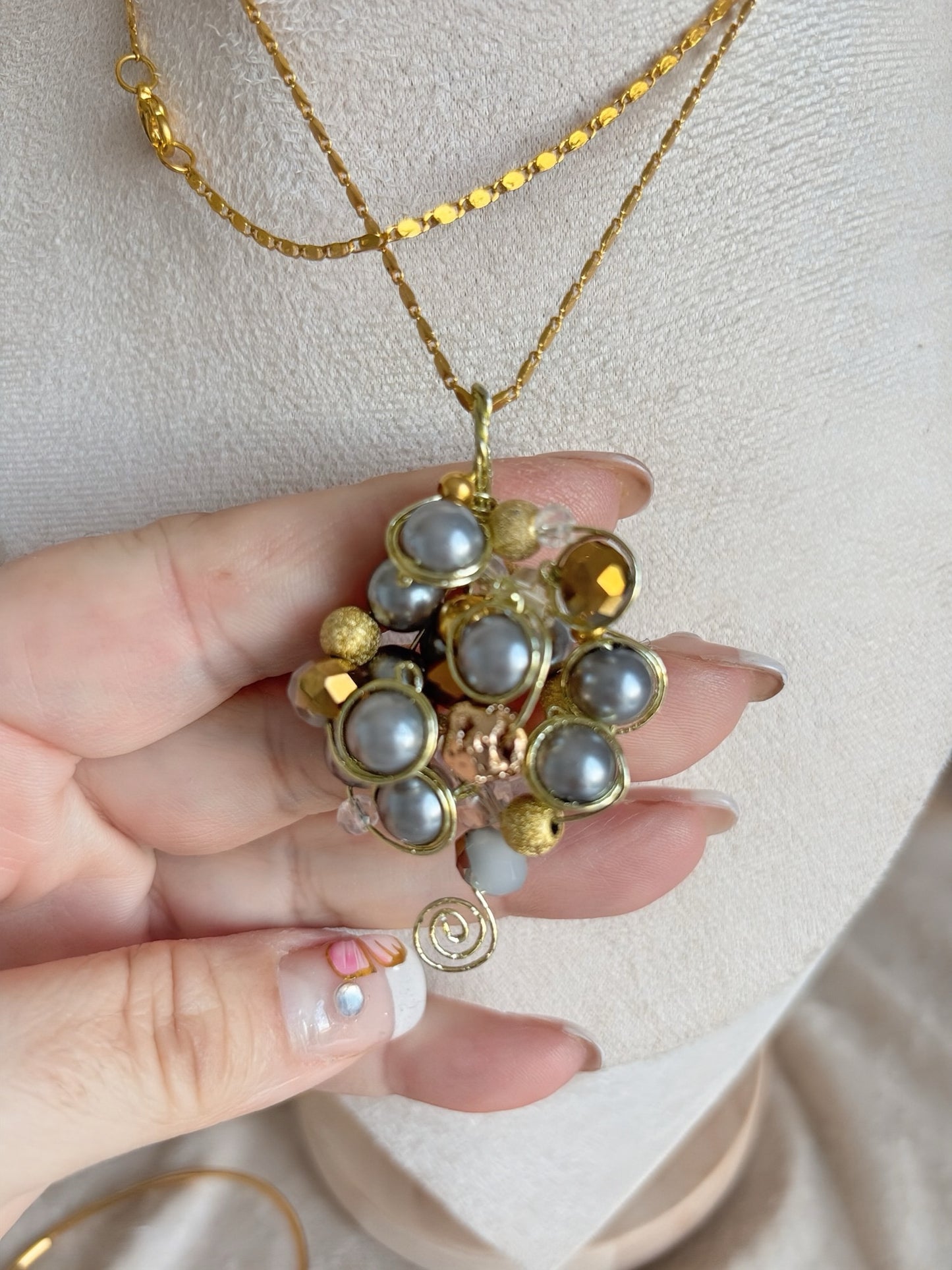 Sautoir Storia perles grises