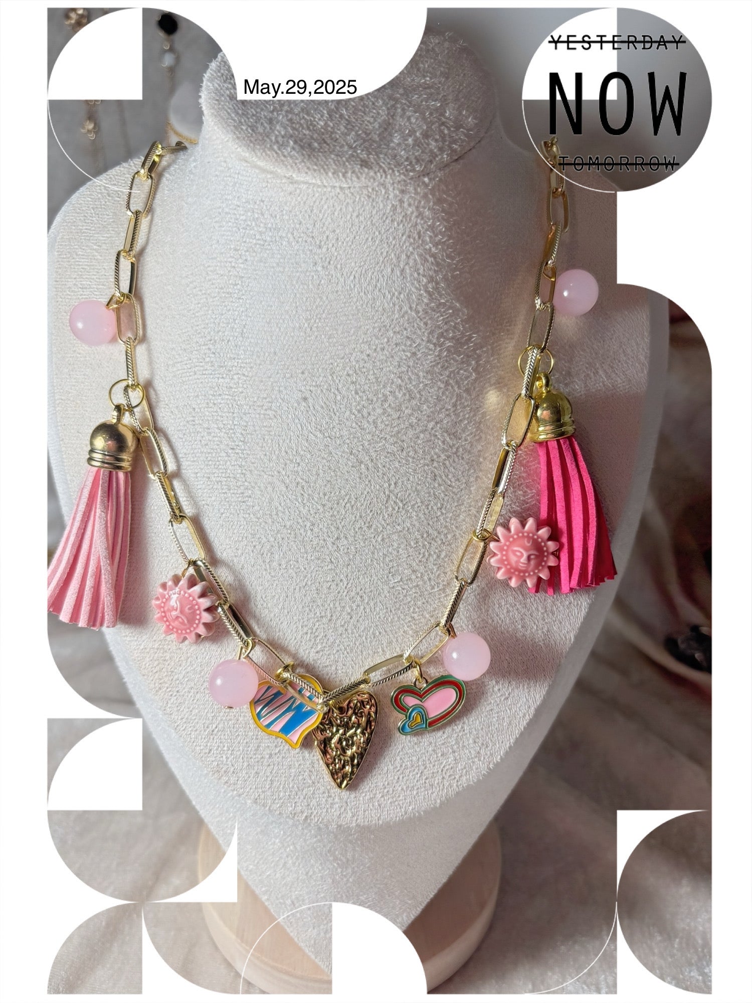 Collier breloque perles rose, perle céramique en forme de soleil et pompon et cœur en émail