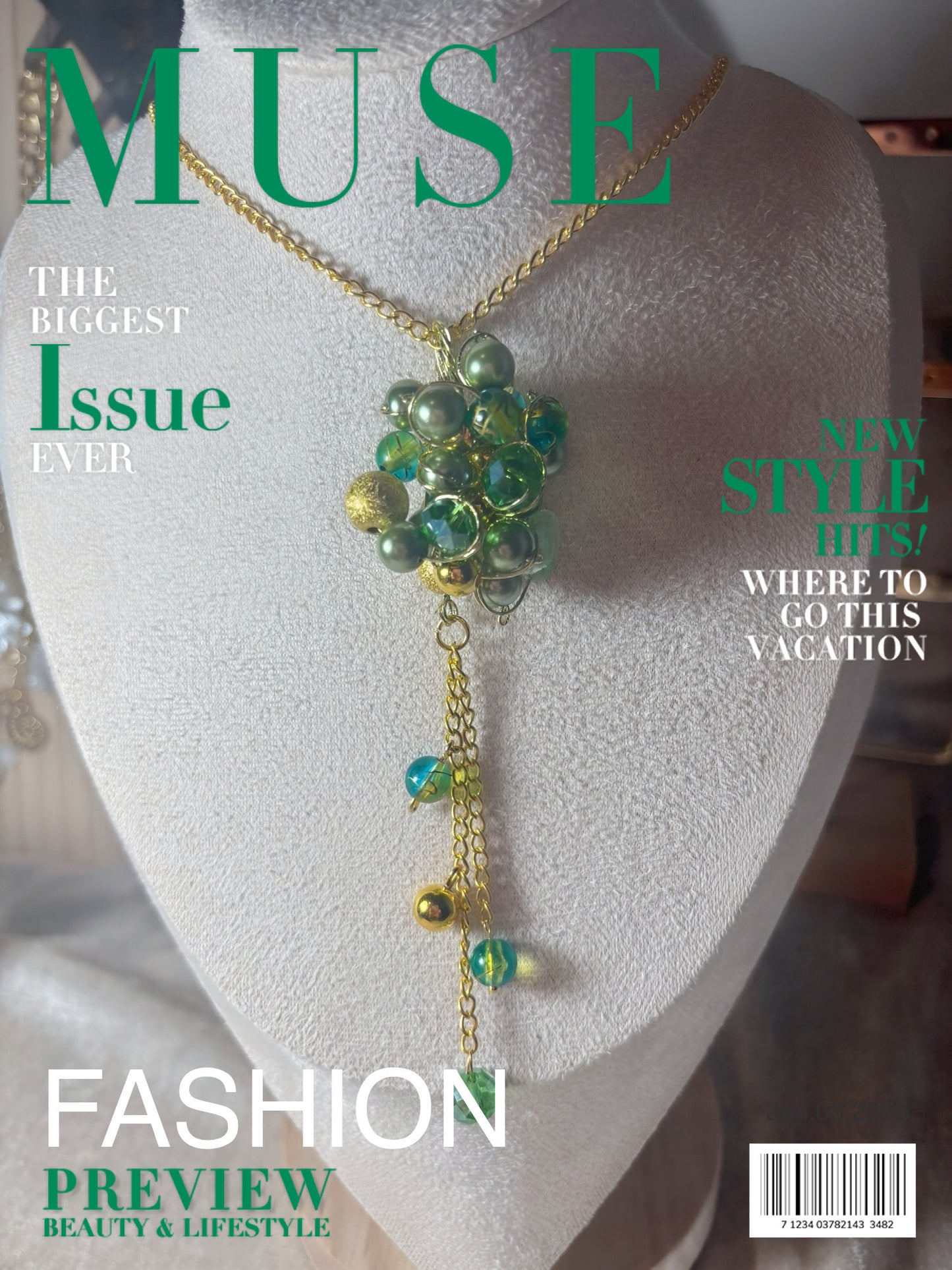 Sautoir en perle, verte et doré et perles facettes en verre avec chaîne 