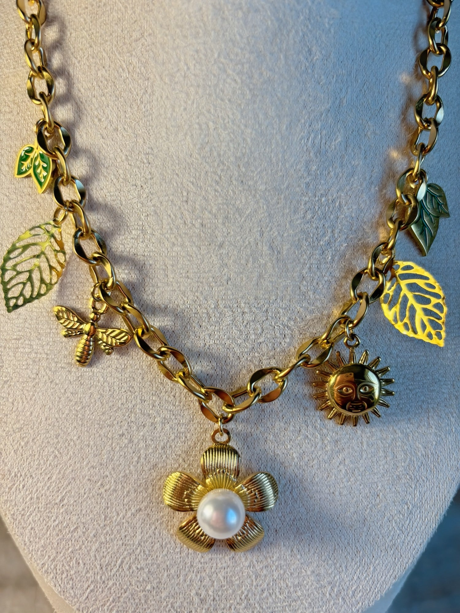 Collier doré en acier inoxydable avec breloque, doré et perle, nacrée fleurs