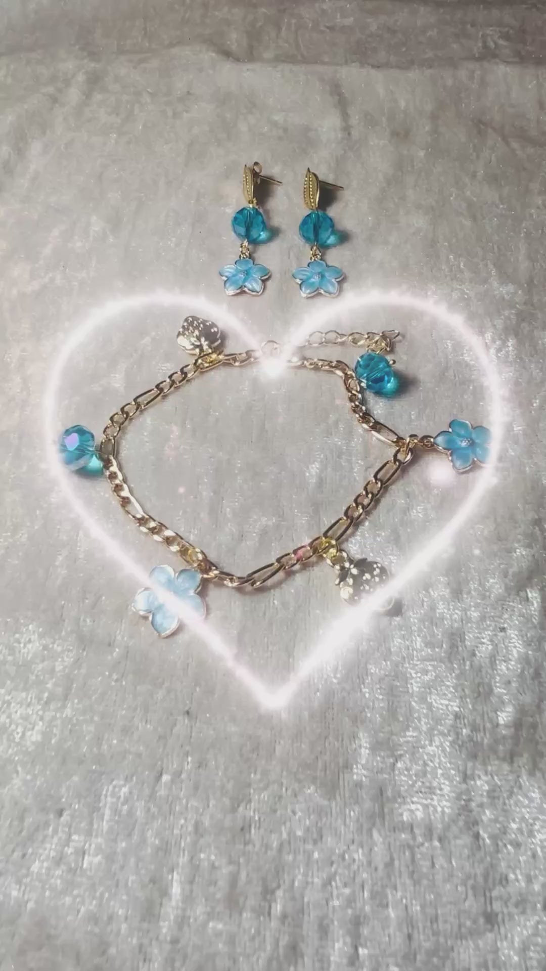Bracelet et boucles d’oreilles avec fleurs bleues en émail et perles, bleu turquoise à facettes sur acier inoxydable